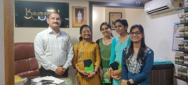 Students came from Nagpur to meet and visit the lab system